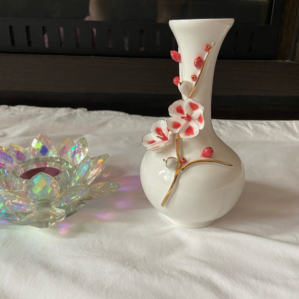 🌷NWT Delicate,Simple Beautiful,Small Bud Vase,Great 4 Flowers,Gift,Collectible🌸 - Picture 7 of 16